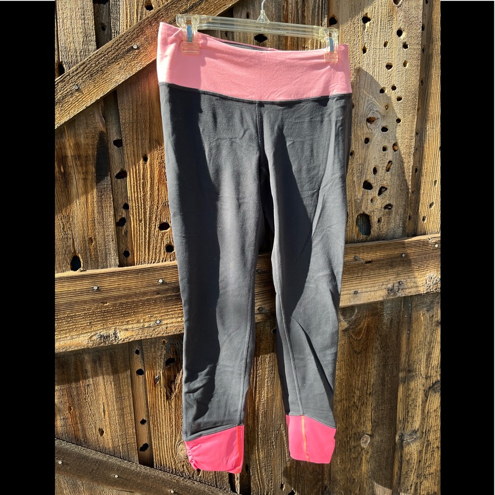 Lucy Gray and Pink Exercise Leggings Size Large